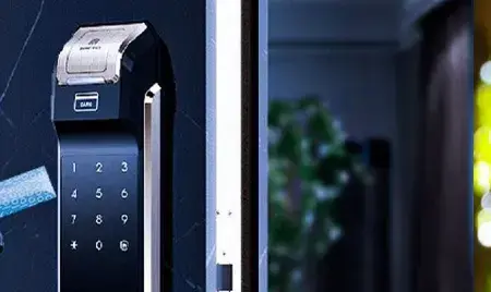 امنیت دوربین مدار بسته بیشتر است یا قفل‌های هوشمند و دیجیتال؟